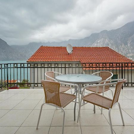 Apartman Kati Prcanj Luaran gambar