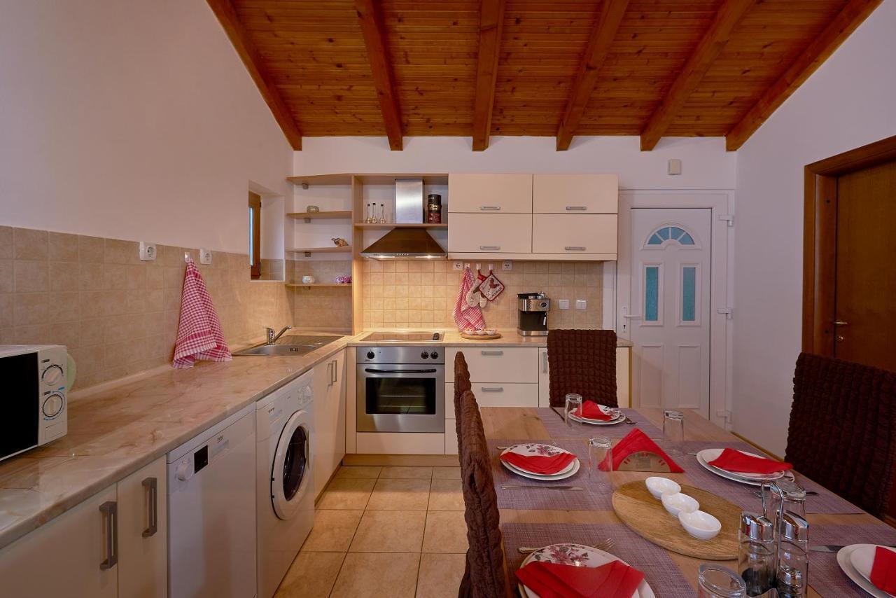 Apartman Kati Prcanj Luaran gambar